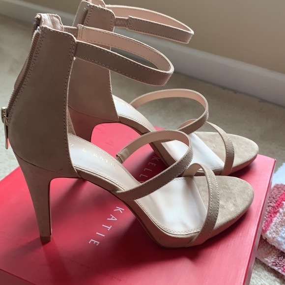 Kelly and Katie Courtnee Sandals Size 10 - Picture 2 of 3